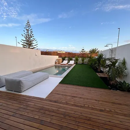 Villa Casa Damar With Sea View & Heated Pool